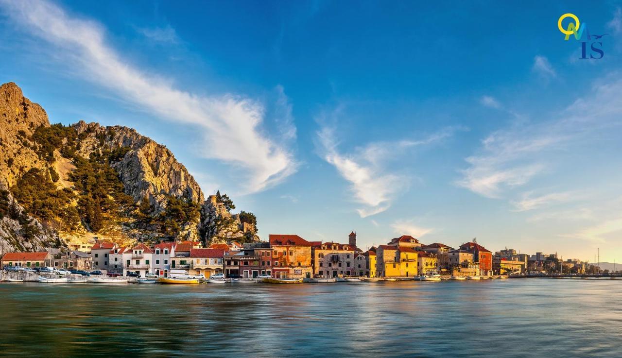 Central Alley Omiš Eksteriør bilde